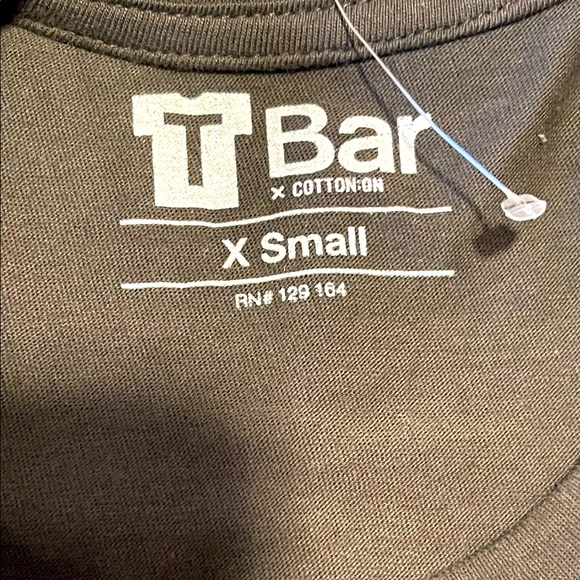 T Bar graphic Tee - Walking in the Sun - Picture 6 of 6